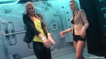 Young and flexible chicks getting wet Screencap 53 on www.sinx.com