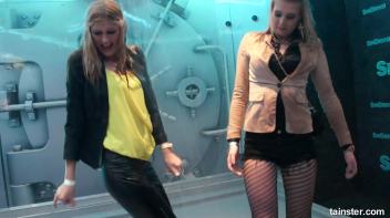 Young and flexible chicks getting wet Screencap 54 on www.sinx.com