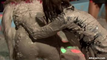 Mud Me Properly Screencap 28 on www.sinx.com