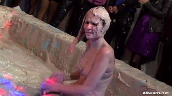 Mud Me Properly Screencap 76 on www.sinx.com