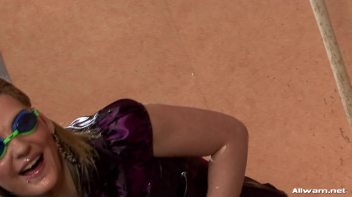 Eurobabe Oil Splatter! Screencap 16 on www.sinx.com