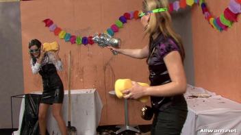 Eurobabe Oil Splatter! Screencap 30 on www.sinx.com