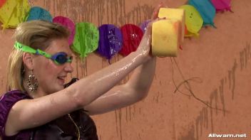 Eurobabe Oil Splatter! Screencap 42 on www.sinx.com