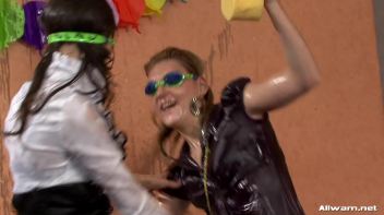 Eurobabe Oil Splatter! Screencap 56 on www.sinx.com