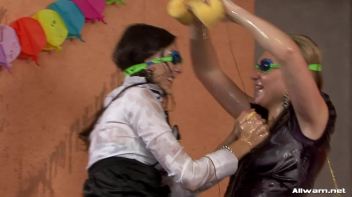 Eurobabe Oil Splatter! Screencap 58 on www.sinx.com