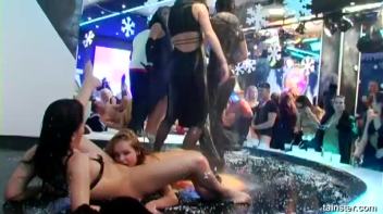 Pussy Blizzard Part 4 Shower Cam Screencap 62 on www.sinx.com