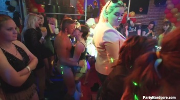 Party Hardcore Gone Crazy Vol. 36 Part 5 - Cam 2 Screencap 66 on www.sinx.com