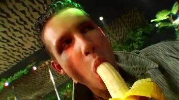 Banana Bangers Part 1 Screencap 79 on www.sinx.com