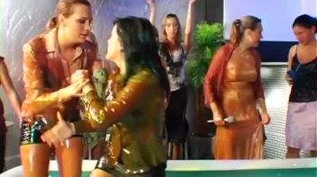 Catfight Oil Fight! Screencap 7 on www.sinx.com