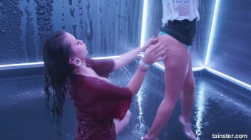 The Shower Brings Sensual Power! Screencap 35 on www.sinx.com