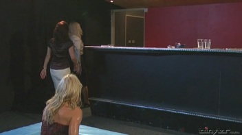 How Quickly Eurobabe Drama Turns To Catfighting! Screencap 23 on www.sinx.com