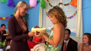 Nailed By Purple-Headed Hermit Hammers Screencap 7 on www.sinx.com