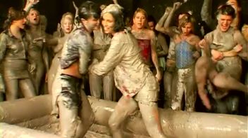 Mud Thirsty Mob Of Honies Screencap 9 on www.sinx.com