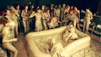 Mud Thirsty Mob Of Honies Screencap 90 on www.sinx.com