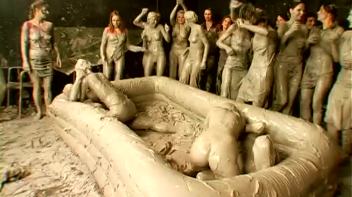 Mud Thirsty Mob Of Honies Screencap 94 on www.sinx.com