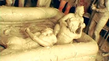 Mud Thirsty Mob Of Honies Screencap 99 on www.sinx.com