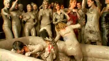 Mud Thirsty Mob Of Honies Screencap 11 on www.sinx.com