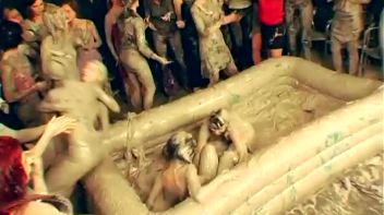 Mud Thirsty Mob Of Honies Screencap 15 on www.sinx.com