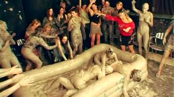 Mud Thirsty Mob Of Honies Screencap 18 on www.sinx.com