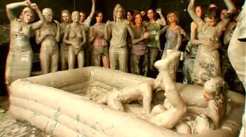 Mud Thirsty Mob Of Honies Screencap 24 on www.sinx.com