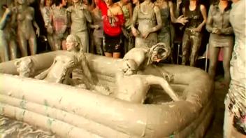 Mud Thirsty Mob Of Honies Screencap 27 on www.sinx.com