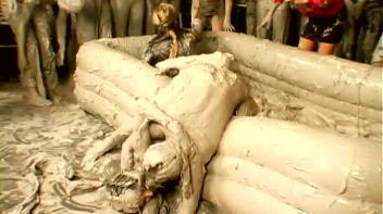 Mud Thirsty Mob Of Honies Screencap 30 on www.sinx.com