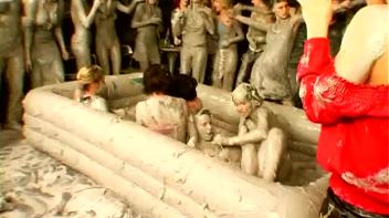 Mud Thirsty Mob Of Honies Screencap 32 on www.sinx.com