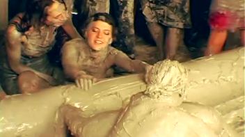 Mud Thirsty Mob Of Honies Screencap 40 on www.sinx.com