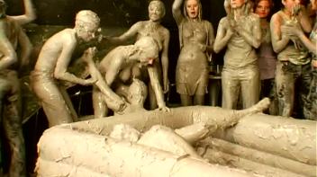 Mud Thirsty Mob Of Honies Screencap 41 on www.sinx.com