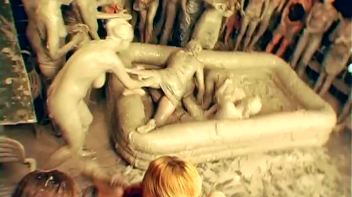 Mud Thirsty Mob Of Honies Screencap 45 on www.sinx.com