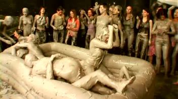 Mud Thirsty Mob Of Honies Screencap 48 on www.sinx.com