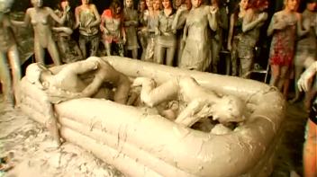 Mud Thirsty Mob Of Honies Screencap 58 on www.sinx.com