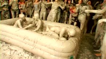 Mud Thirsty Mob Of Honies Screencap 59 on www.sinx.com