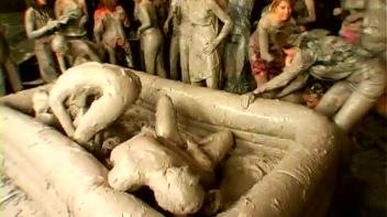 Mud Thirsty Mob Of Honies Screencap 62 on www.sinx.com