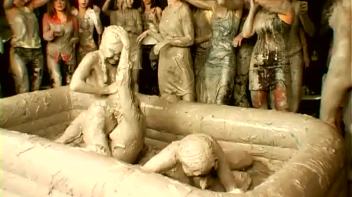 Mud Thirsty Mob Of Honies Screencap 64 on www.sinx.com