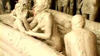 Mud Thirsty Mob Of Honies Screencap 66 on www.sinx.com