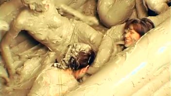 Mud Thirsty Mob Of Honies Screencap 73 on www.sinx.com