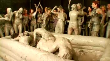 Mud Thirsty Mob Of Honies Screencap 77 on www.sinx.com