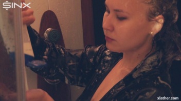 Solo Showering Seductress Screencap 17 on www.sinx.com