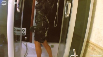 Solo Showering Seductress Screencap 20 on www.sinx.com