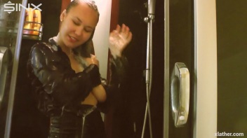 Solo Showering Seductress Screencap 42 on www.sinx.com