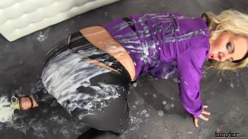 Wallet Full of Jizz Is Better Than Money! Screencap 36 on www.sinx.com