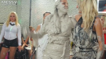 Messy Wrestling: Valentina Ross The Boss Throws Down In The Mud In Style!! Screencap 80 on www.sinx.com