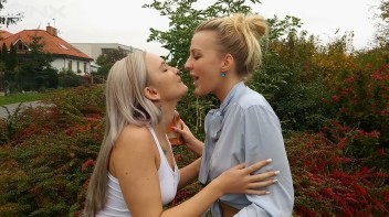Drink Swapping Blondes Get Wet And Messy Screencap 5 on www.sinx.com