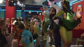 Bikini Beach Balls Part 1 - Cam 3 Screencap 61 on www.sinx.com