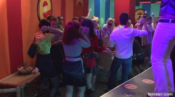 Bikini Beach Balls Part 1 - Cam 3 Screencap 1 on www.sinx.com