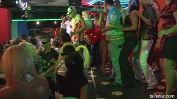 Bikini Beach Balls Part 1 - Cam 3 Screencap 44 on www.sinx.com