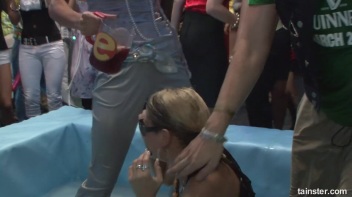 Bikini Beach Balls Part 1 - Cam 2 Screencap 96 on www.sinx.com