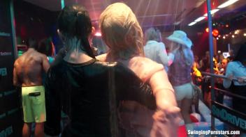 Summer Jam Bang Part 1 - Shower Cam Screencap 31 on www.sinx.com