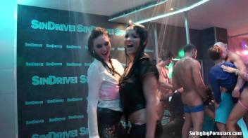 Summer Jam Bang Part 1 - Shower Cam Screencap 68 on www.sinx.com